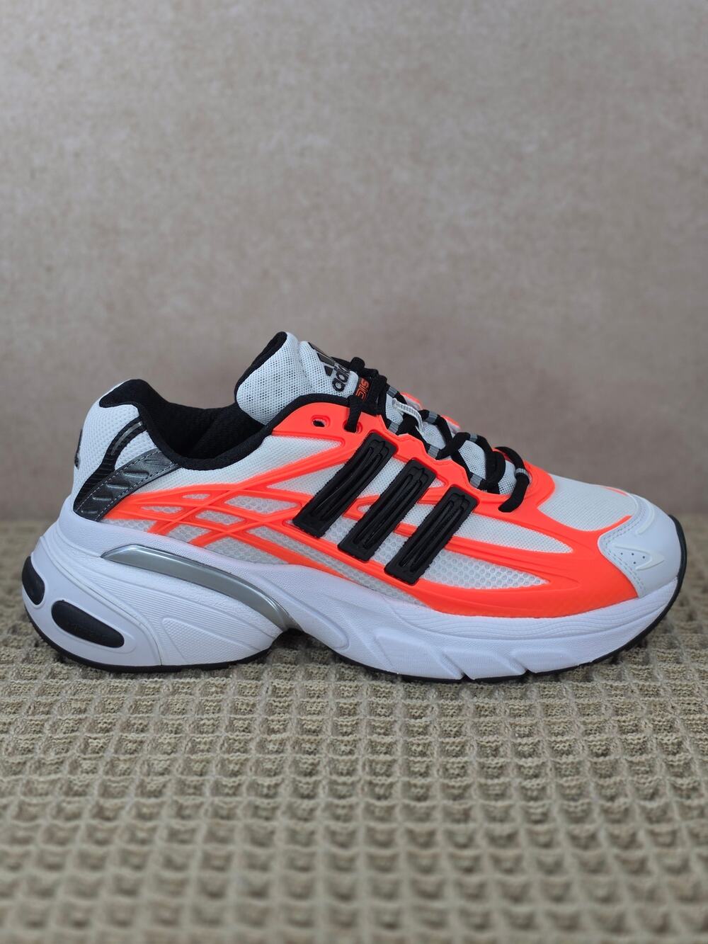Adidas Adistar XLG 2.0 HQ7468 Men’s 8.5 / Women’s 9.5 White Black Orange – BNIB
